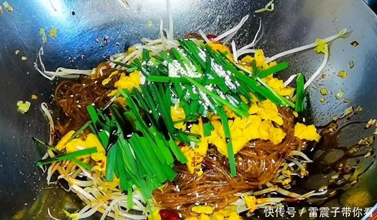 孩子不愿吃豆芽?那是你不会做!这样做香辣过瘾,成本低,还下饭
