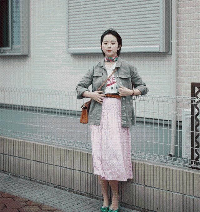 粉红色|黑白灰不仅仅百搭，与这4种“混色搭配”更高级