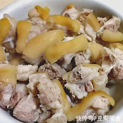 说起家常菜,莲藕炖猪蹄不能少