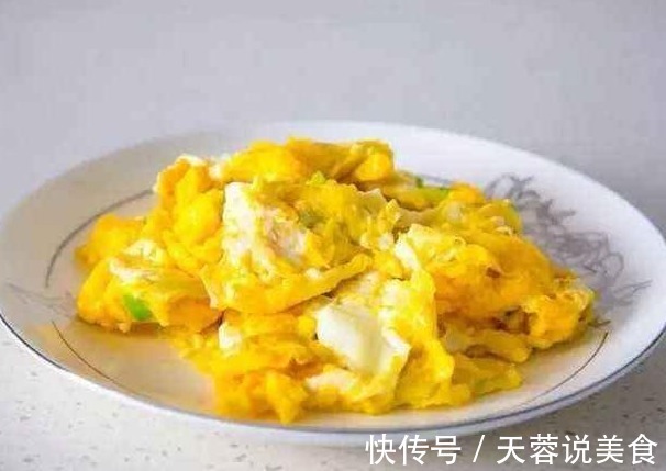 炒鸡蛋你真的会做吗教大家一个小秘方,炒出来的鸡蛋又嫩又蓬松