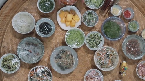 都夸黃磊炸鮮奶好吃，可看到桌上的剩菜，能不能對(duì)觀眾真誠(chéng)點(diǎn)