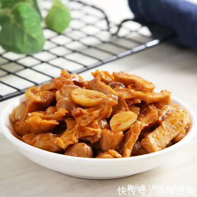 1块豆腐2个鸡蛋,不用蒸不用炖,个个蓬松暄软,给肉包子都不换