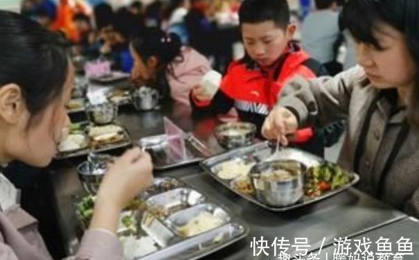 快递小哥|大学生网购收件名多“搞笑”？快递小哥看后不敢叫，网友直呼有才
