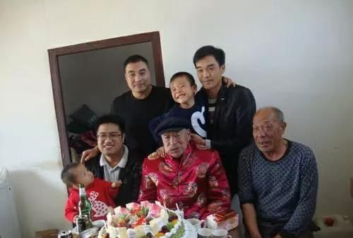 老刘头|如何让子女心甘情愿照顾老人?78岁老人的做法,让人敬佩