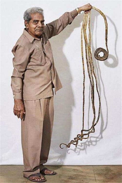 手指|他66年没剪指甲,曾打破吉尼斯纪录,捐博物馆后手指却发现新变化