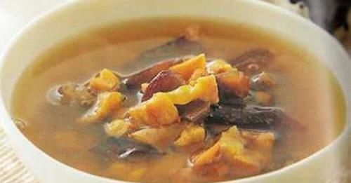  痔疮发作，痛苦难当？常吃这几种食物，痔疮可能悄悄远离你