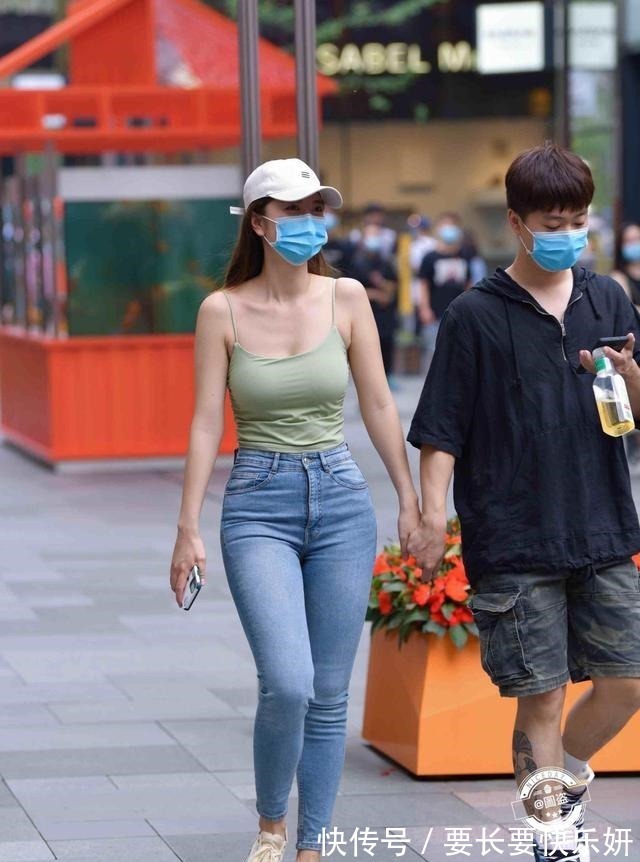 女生 束腰包臀的打底裤,选对裙型的女生,时尚美丽!