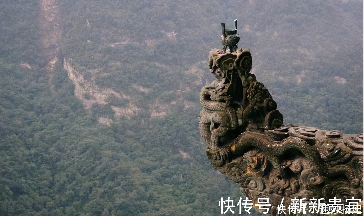 香炉|武当山：“夺命”香炉，百年因此殉命者无数，现如今已加上了护栏