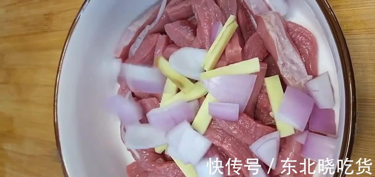 做香辣牛肉干时，切忌“生肉”直接入锅，多加一步，不柴又不硬！