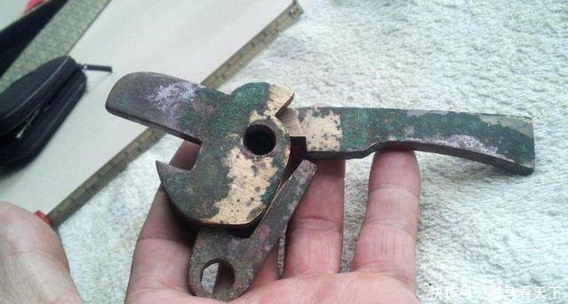 将东方六国|二十二岁亲政的嬴政为何能统一六国，出土的远程武器，揭开了谜底