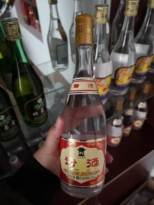 去超市买酒时：这5款低价白酒别错过，都是纯粮食酒，好喝性价高