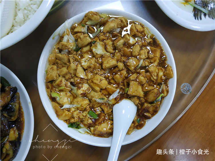 “五一”放假回家，婆婆做的晚餐，没有大鱼大肉，一家老少吃得香