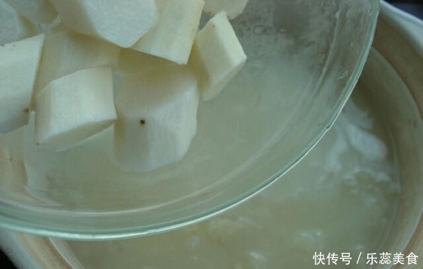 在春天，早晨喝豆浆不如喝它，无糖无添加，满满一碗都是胶原蛋白