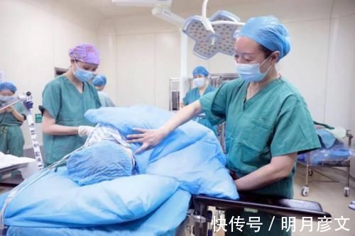 亲朋好友|“喜当爹,无侧切”,新爸爸朋友圈报喜惹怒产妇:没文化还不要脸