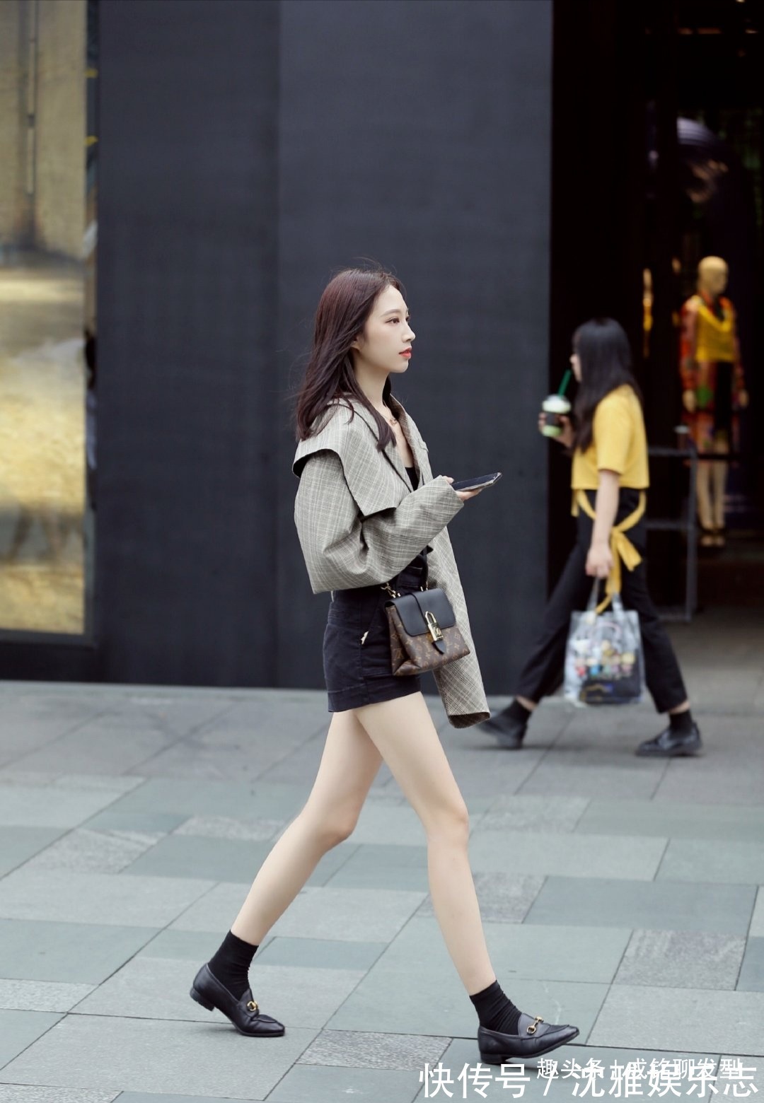 风衣|气质美女的初秋新穿搭,时髦又实用的基本款,随心搭配就很出彩