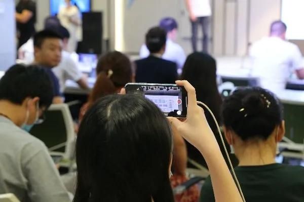 企业|抓发展、稳就业，西部（重庆）科学城为企业宣讲惠企就业政策