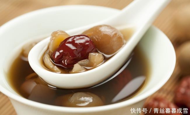 原因|为什么总是脚裂起硬皮2个原因莫忽视