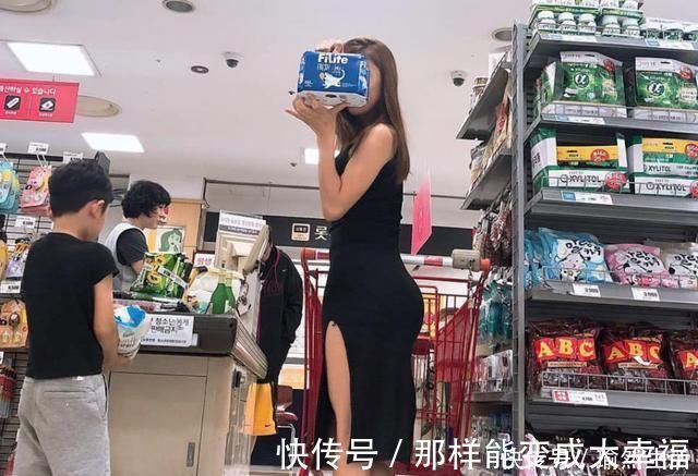 饼干|“你家孩子偷了东西,不信搜身”,宝妈一句话,工作人员立刻放行