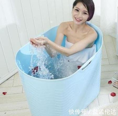 幸福感|建议大家,无论多穷都要给卫生间添3件神器,洗澡时能提升幸福感