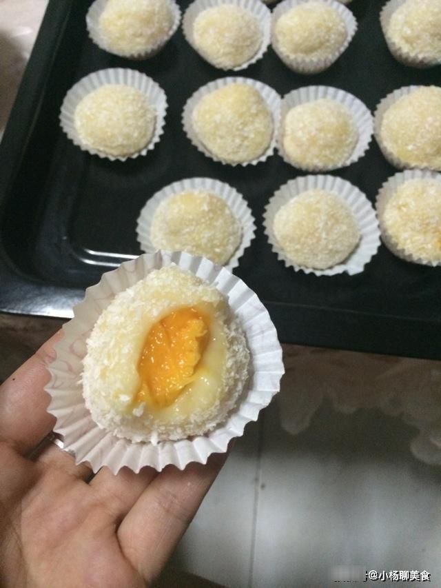 芒果糯米糍|自己在家也能做的糯米糍，味道软糯香甜，吃起来比买来的还好吃