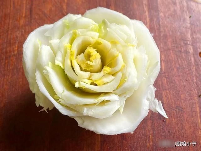 年夜饭压轴菜“花开富贵”，上桌惊艳四座，寓意幸福美满，超简单