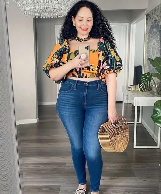 会穿的女人能有多美180斤的时尚博主,撞衫梅根竟然还赢了