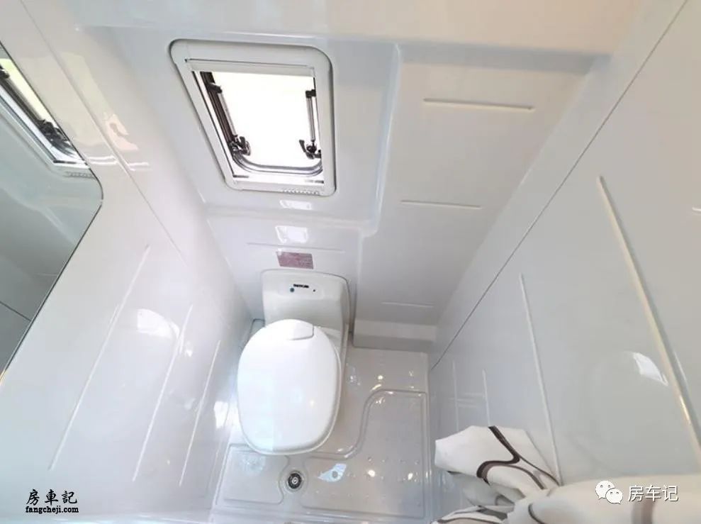 精装修房|移动的精装修房!认真且严肃,这样的宇通B311你喜欢吗?