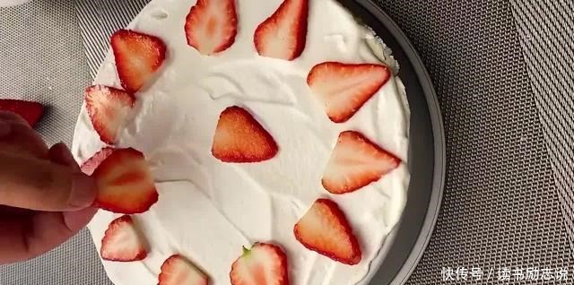 糕点师傅教你做千层蛋糕,过程超详细,与孩子一起做生日更有意义