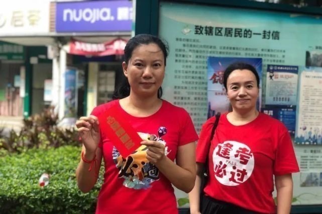 刘女士|儿子收到清华通知书，宝妈忙发朋友圈炫耀，评论区却让她“心寒”