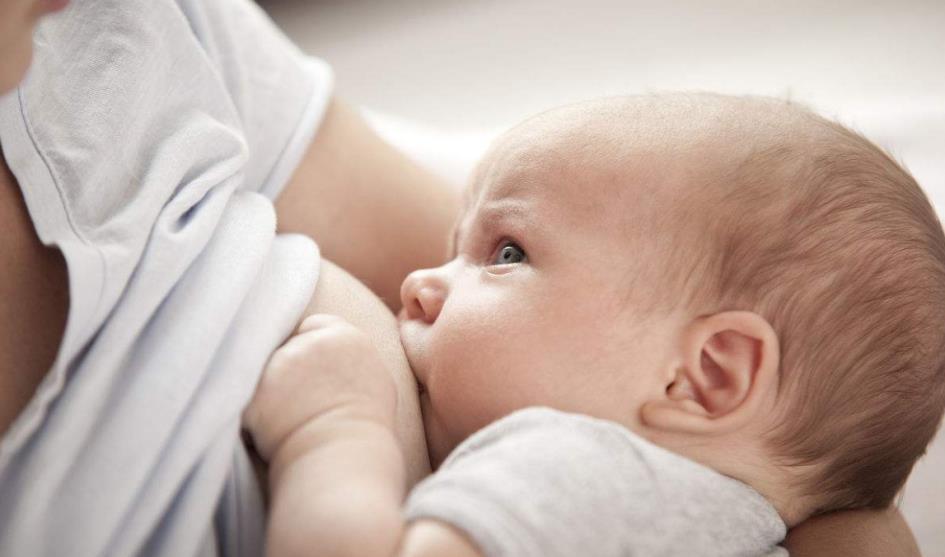 宝宝|25岁宝妈一天下奶800ml，医生：学会四多二少，奶水充足不用愁