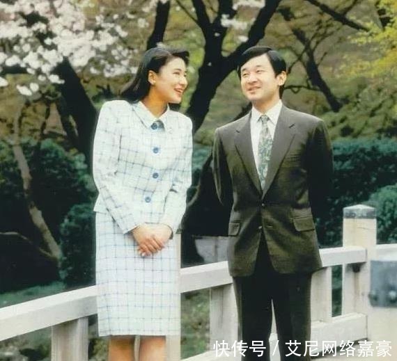 崇拜|多次被评为最美王妃的她，也是皇室的“金丝雀”，深受崇拜与非议