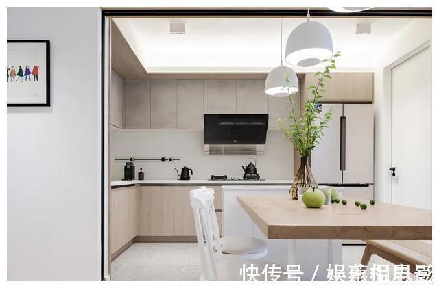 户型|89㎡高颜值美宅，「书墙+地台」的设计很抢眼，轻松住下三代人！