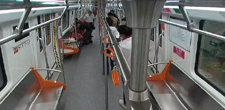 地铁|杭州二胎妈妈地铁上突然昏迷有人大喊我是医生