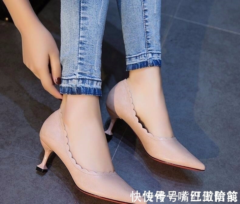 紧勒 时髦毫不费力,没有一双尖头高跟鞋,怎么算成熟女性