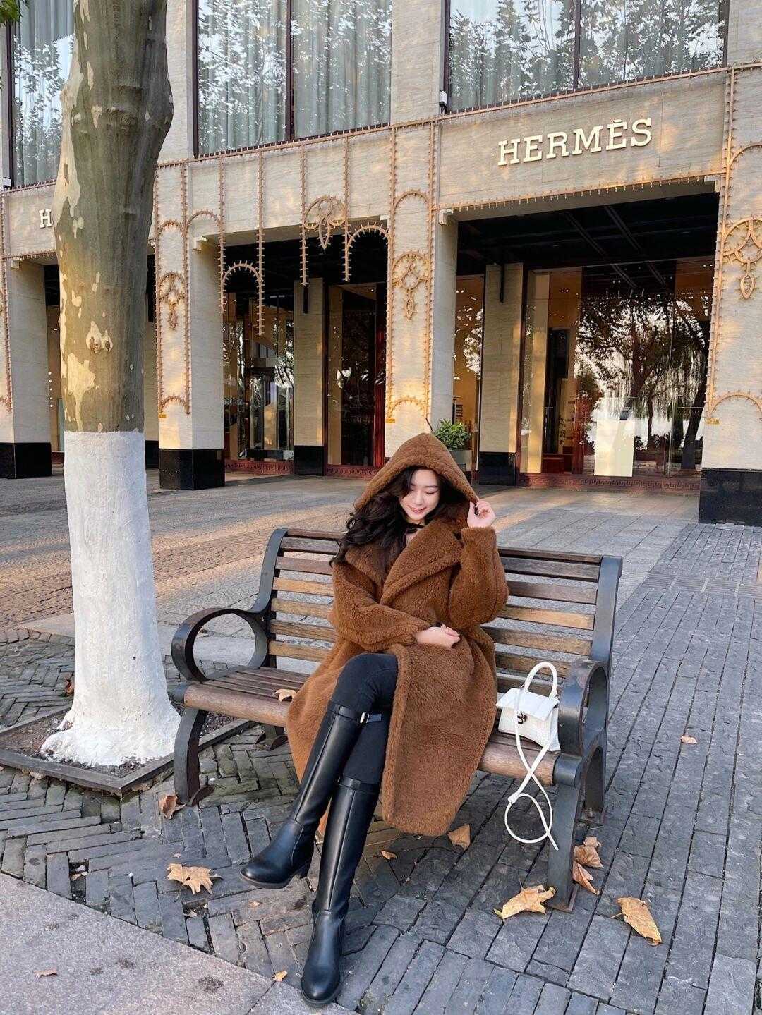 吊带裙 泰迪熊外套搭什么下装最好看,码住这几款,秒变精致时髦精