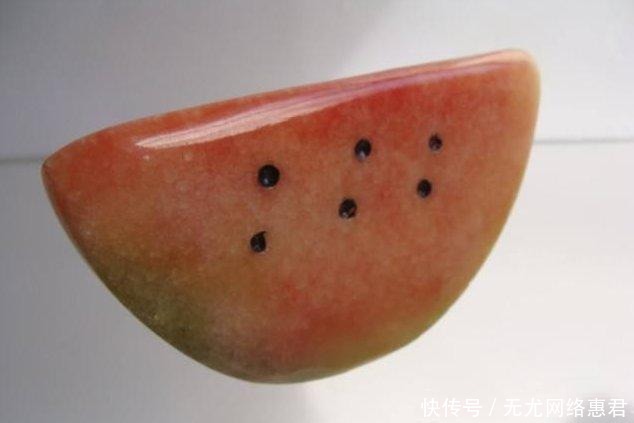 黄袍|1928年清理乾隆墓室时,为何有一位身穿黄袍的女性?