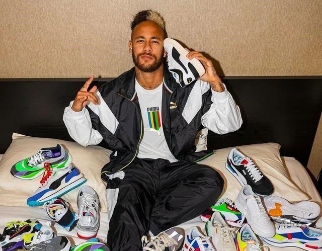 aj5 姆巴佩联名詹姆斯这双跨界诞生的LBJ18你爱了吗!