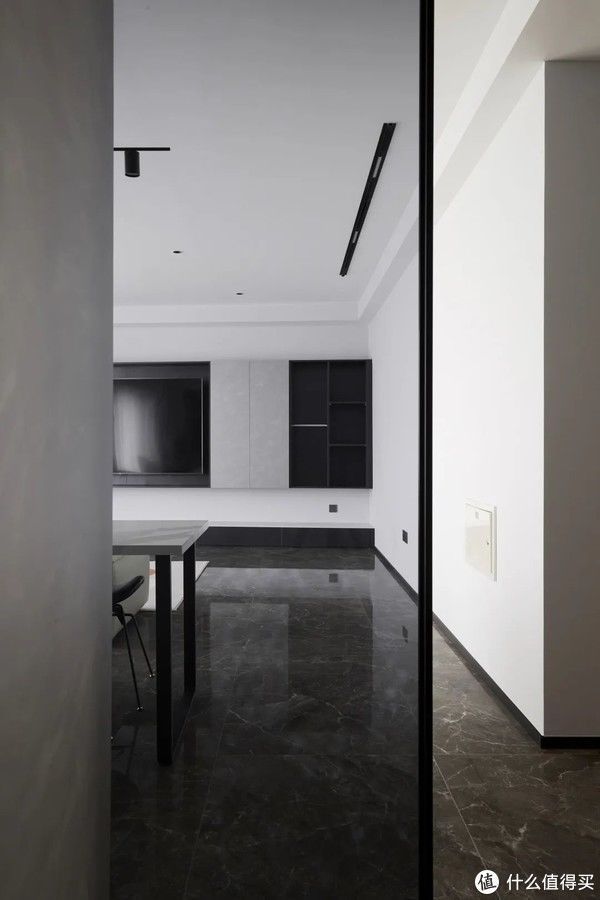 卫浴|绝!5口之家0杂物,只靠1扇门实现卫浴三分离