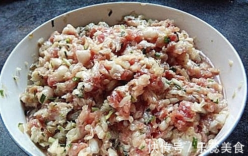米酒|包饺子白菜馅要杀水吗？许多人都弄错了，难怪饺子干柴不好吃