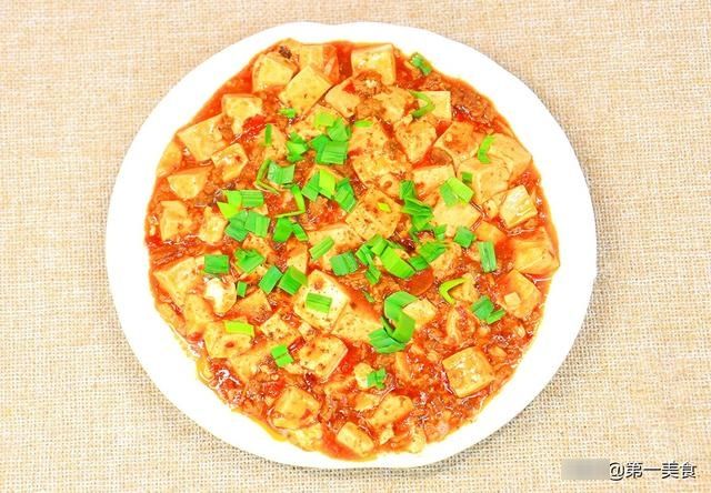 麻婆豆腐原来这么简单，厨师长教你诀窍，嫩滑爽口，麻辣鲜香