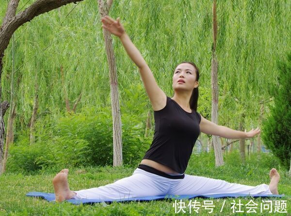 犬式|瘦腿瑜伽 简单三个瑜伽动作帮你快速瘦腿