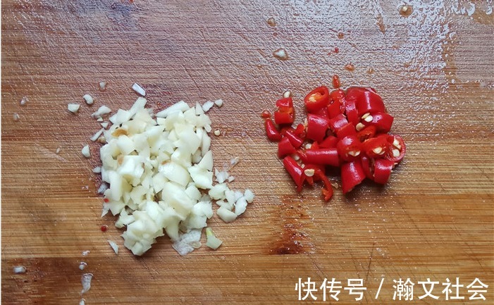 食材|酸辣开胃，简单又好吃的酸菜土豆片，简单的食材做出不简单的美味