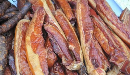 保存腊鱼腊肉，不能直接放冰箱，教你一招，久放不坏口感好