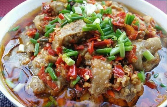 自己做的菜肴，比外边买的强多了，营养美味，饭桌上家人直夸赞！