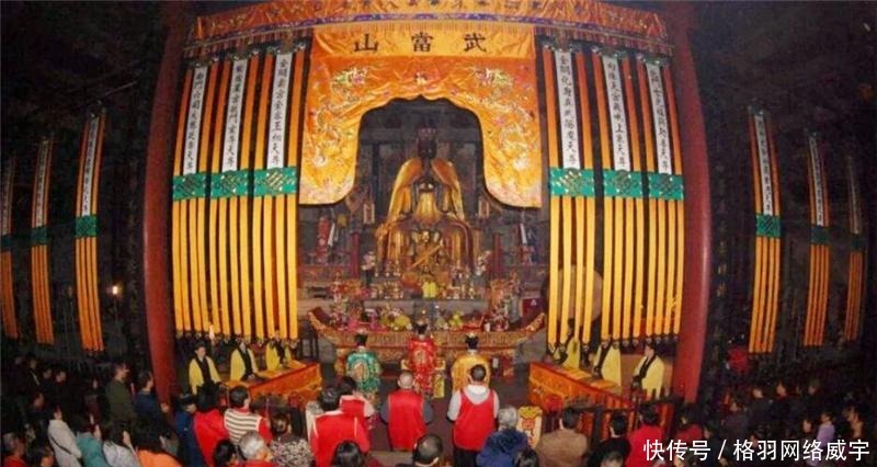 武当山上的“夺命龙头香”,百年来殉命者不计其数,如今稍有改动