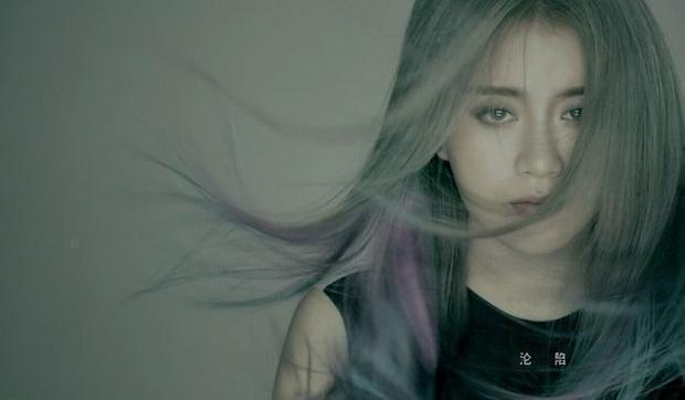 被《好声音》淘汰,转身嫁给爱奇艺副总裁,如今的她过得怎样了