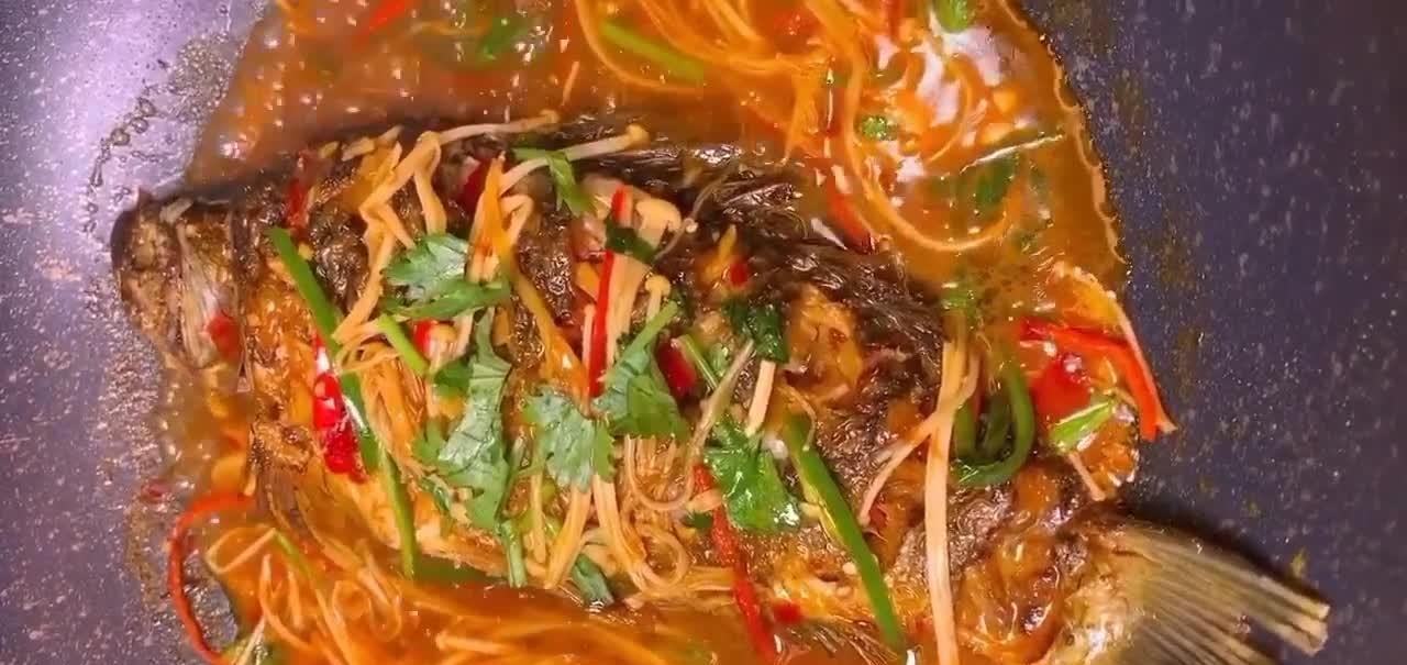 从江西人哪里学来的红烧鲤鱼,味道独特汤汁鲜美,担保1滴都不剩