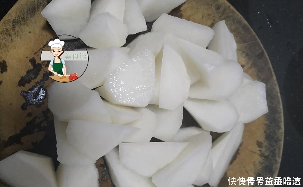 此菜几毛一斤,虽然不起眼,但维生素C比梨高10倍,滋补赛人参