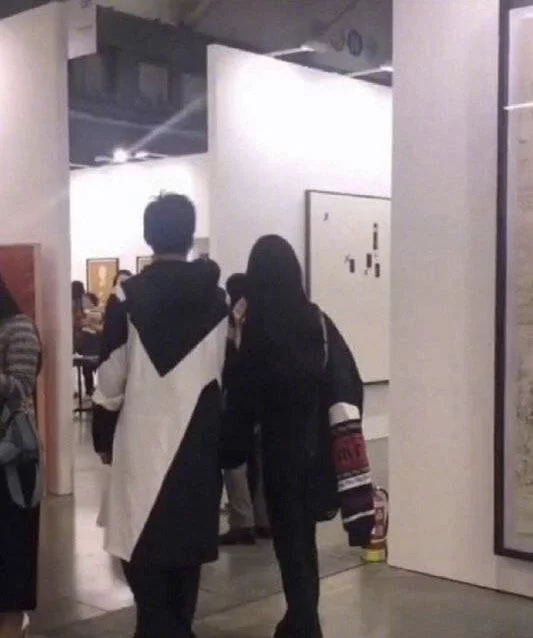 向佐郭碧婷牵手