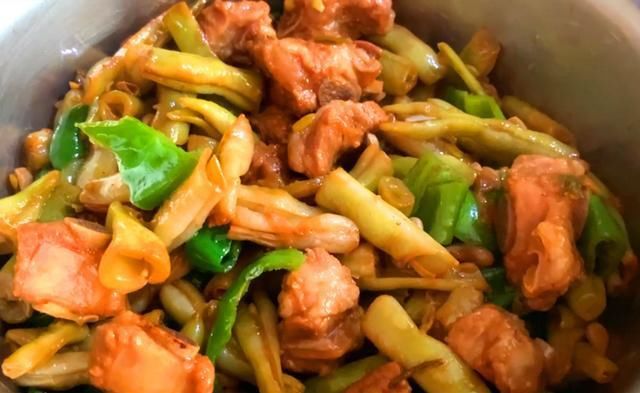 苦瓜|三伏天，不管有钱没钱，要多吃此菜，清热解暑营养高，再贵也要吃